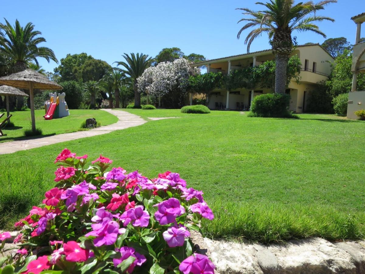 Hotel Costa Dei Fiori Santa Margherita di Pula Kültér fotó